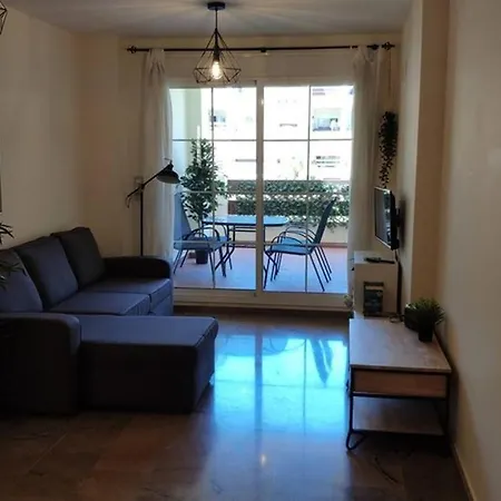 Apartment Lovely 2 Bedroom With Pool *