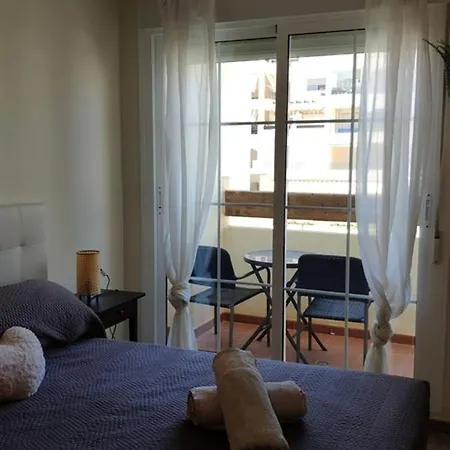 Apartment Lovely 2 Bedroom With Pool